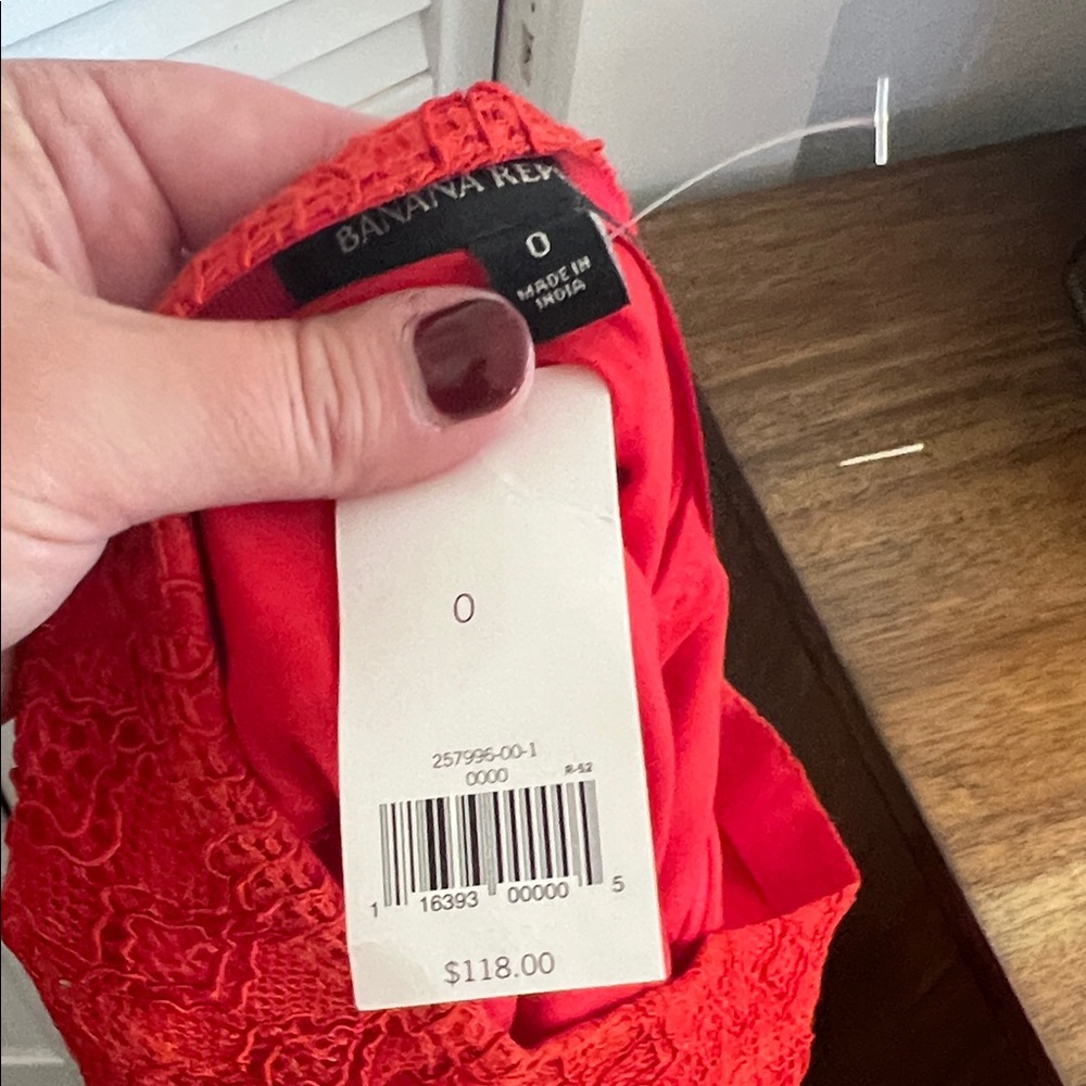 Banana Republic Elegant Red Lace Skirt - Picture 10 of 11